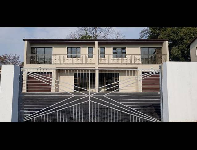 3 BEDROOM DUPLEX FOR SALE IN MALVERN